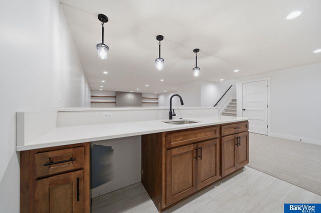 9401 Delano Drive, Lincoln, NE 68516