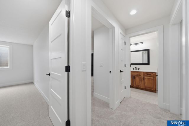 9401 Delano Drive, Lincoln, NE 68516