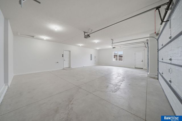 9401 Delano Drive, Lincoln, NE 68516