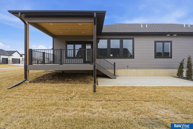 9401 Delano Drive, Lincoln, NE 68516