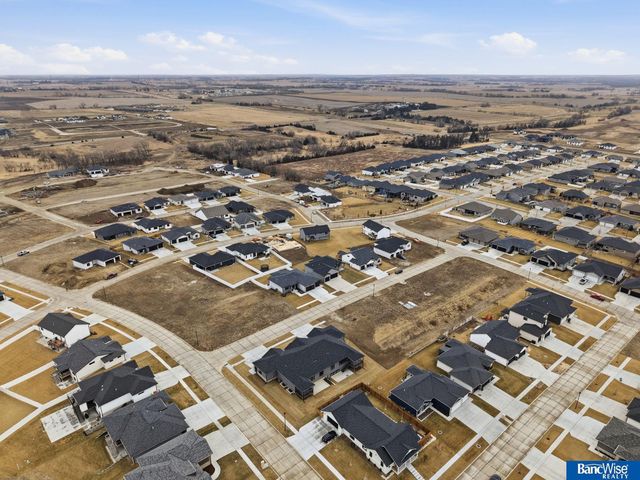 9401 Delano Drive, Lincoln, NE 68516