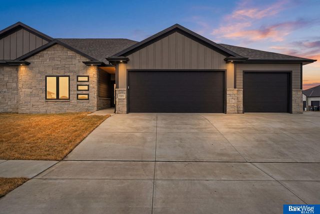 9401 Delano Drive, Lincoln, NE 68516