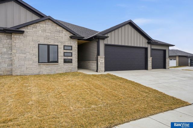 9401 Delano Drive, Lincoln, NE 68516
