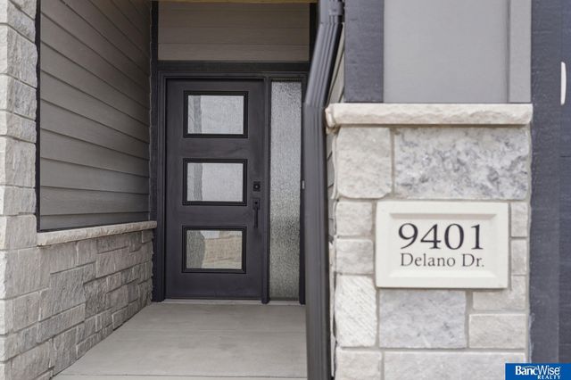 9401 Delano Drive, Lincoln, NE 68516