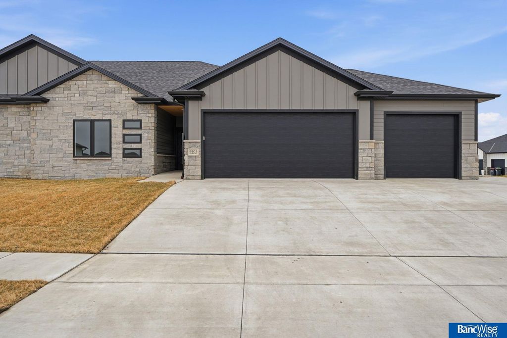 9401 Delano Drive, Lincoln, NE 68516