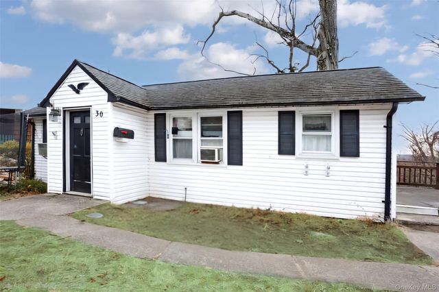 30 Lindbergh Lane, New City, NY 10956