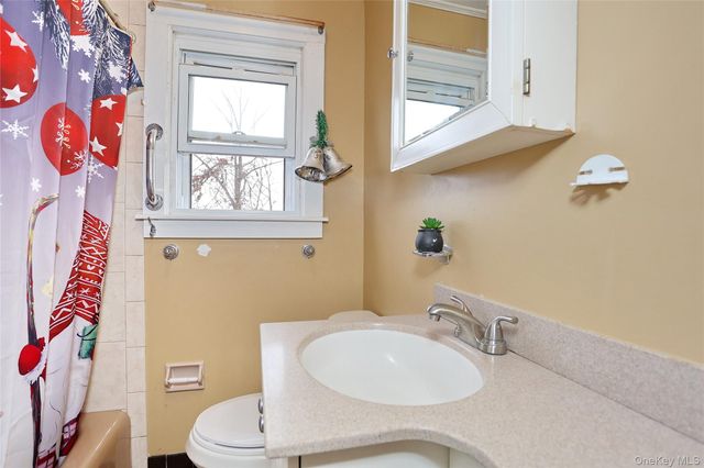 30 Lindbergh Lane, New City, NY 10956