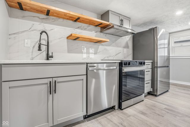 430 N 18th Avenue, Beech Grove, IN 46107