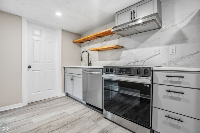 430 N 18th Avenue, Beech Grove, IN 46107