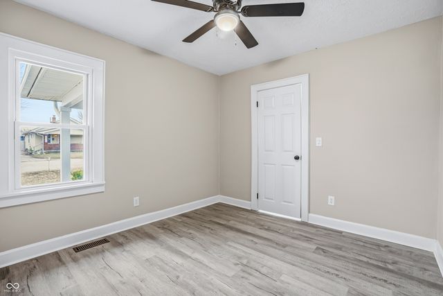 430 N 18th Avenue, Beech Grove, IN 46107