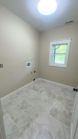 512 Cliffside Drive, Russell Springs, KY 42642