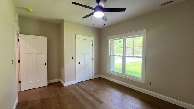 512 Cliffside Drive, Russell Springs, KY 42642
