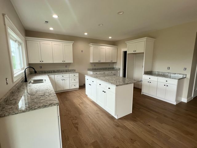 512 Cliffside Drive, Russell Springs, KY 42642