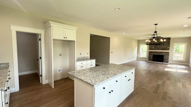 512 Cliffside Drive, Russell Springs, KY 42642