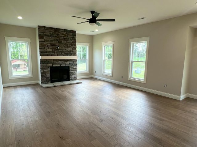 512 Cliffside Drive, Russell Springs, KY 42642