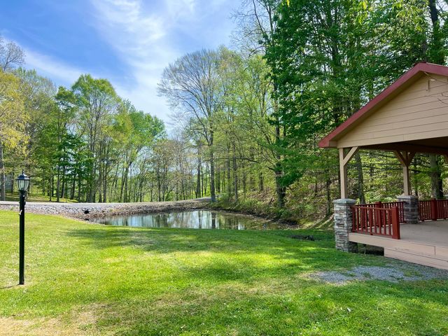 512 Cliffside Drive, Russell Springs, KY 42642
