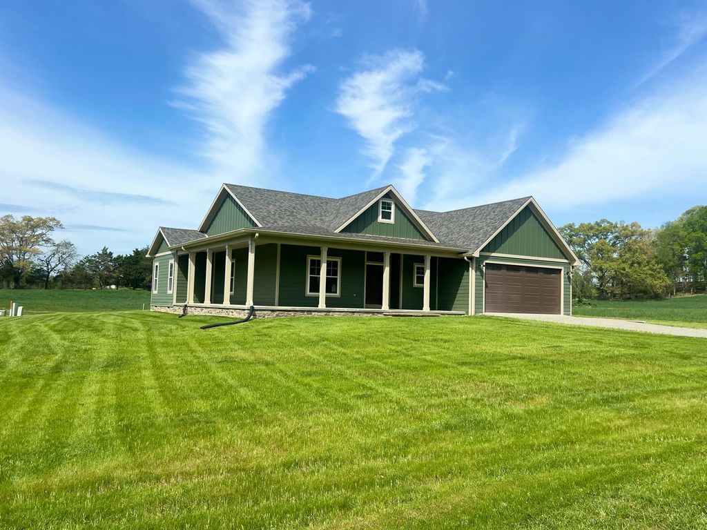 512 Cliffside Drive, Russell Springs, KY 42642