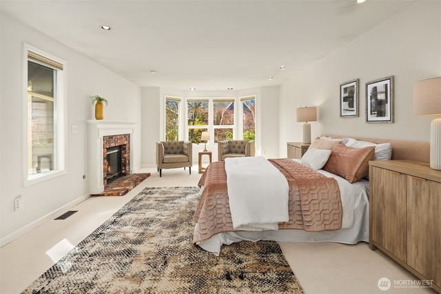 928 17th Avenue E, Seattle, WA 98112