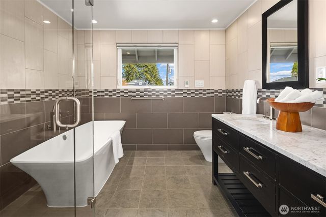 928 17th Avenue E, Seattle, WA 98112