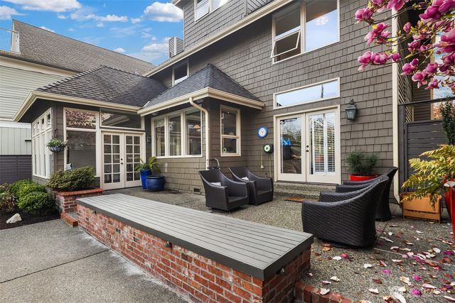 928 17th Avenue E, Seattle, WA 98112