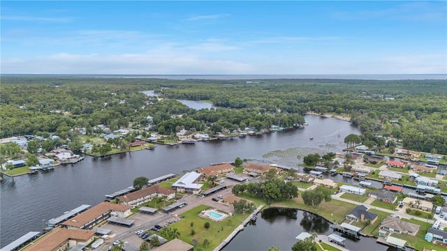 1640 JUNO TRAIL 205C, Astor, FL 32102