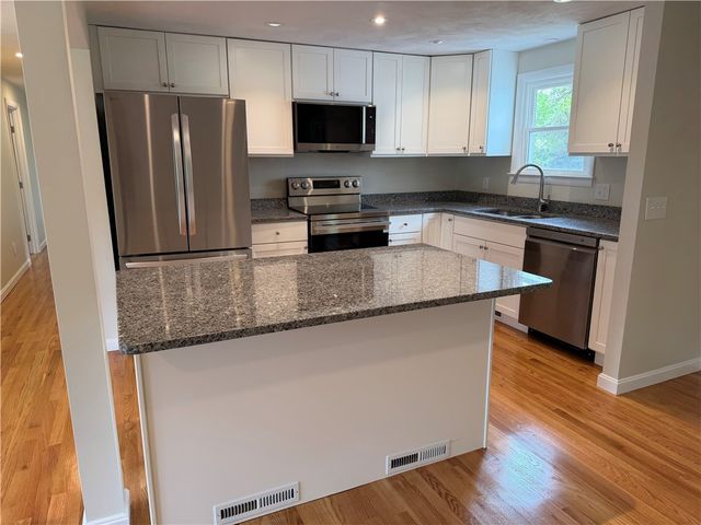 71 Jerry Lane, North Kingstown, RI 02852