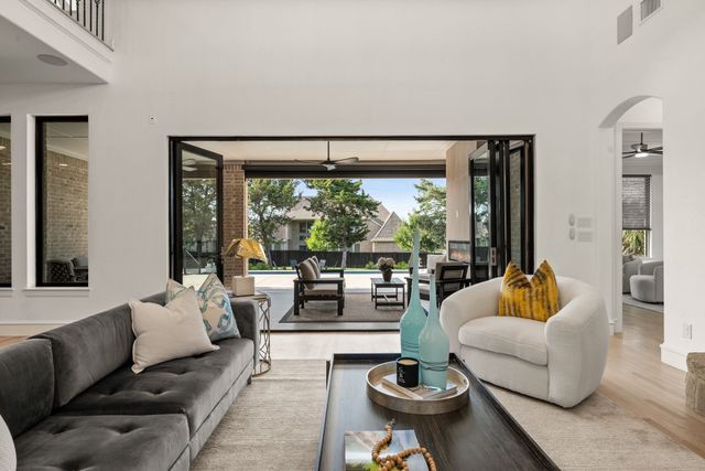 320 W Highland Street, Southlake, TX 76092