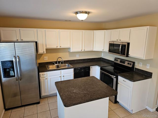 35373 FOREST Street, Wayne, MI 48184