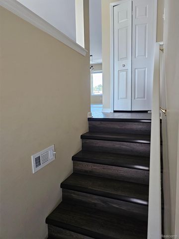 35373 FOREST Street, Wayne, MI 48184