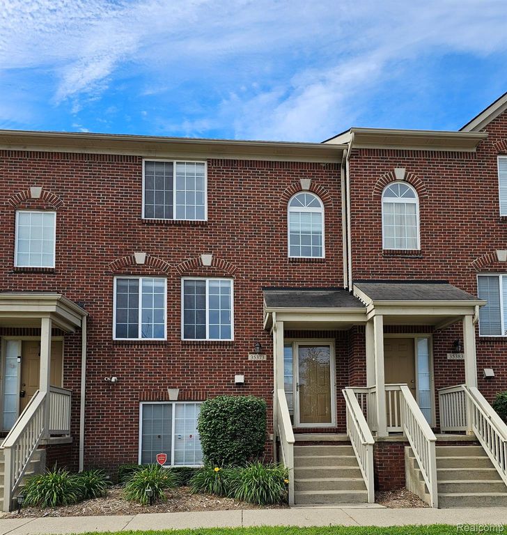 35373 FOREST Street, Wayne, MI 48184