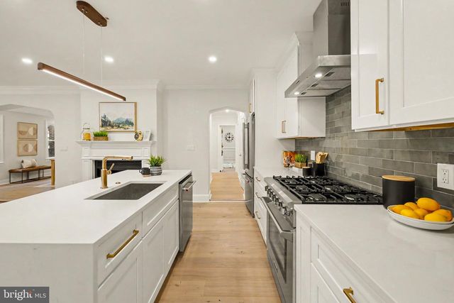2613 NEWTON ST NE, Washington, DC 20018