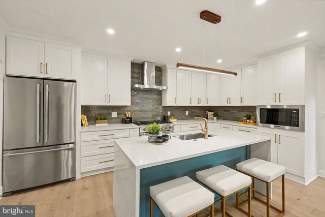 2613 NEWTON ST NE, Washington, DC 20018