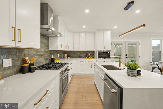 2613 NEWTON ST NE, Washington, DC 20018