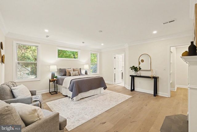 2613 NEWTON ST NE, Washington, DC 20018