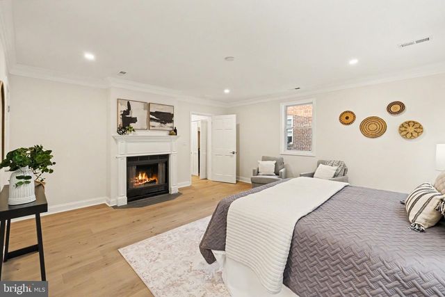 2613 NEWTON ST NE, Washington, DC 20018
