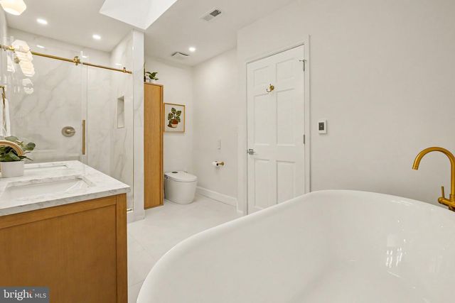 2613 NEWTON ST NE, Washington, DC 20018