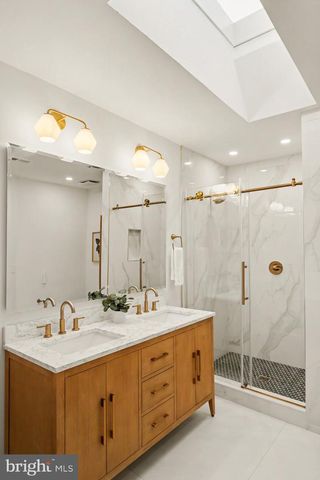 2613 NEWTON ST NE, Washington, DC 20018