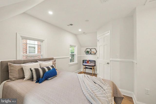2613 NEWTON ST NE, Washington, DC 20018
