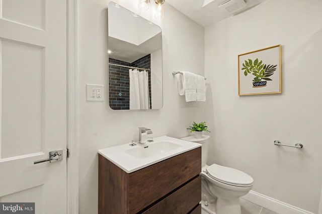 2613 NEWTON ST NE, Washington, DC 20018