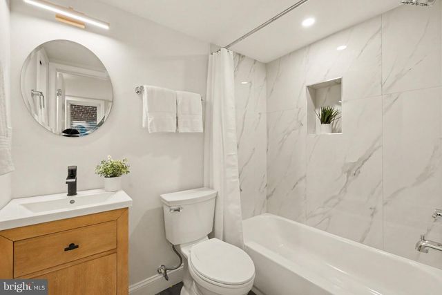 2613 NEWTON ST NE, Washington, DC 20018
