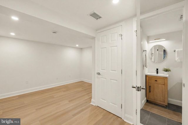 2613 NEWTON ST NE, Washington, DC 20018