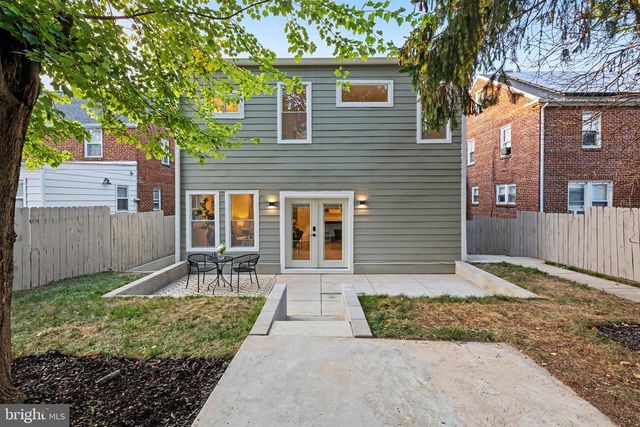2613 NEWTON ST NE, Washington, DC 20018