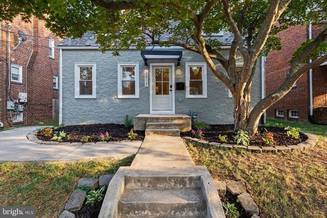 2613 NEWTON ST NE, Washington, DC 20018