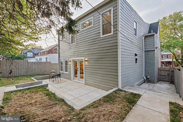 2613 NEWTON ST NE, Washington, DC 20018