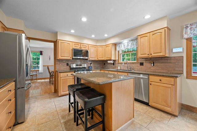 19 Highland Road, Kensington, NH 03833