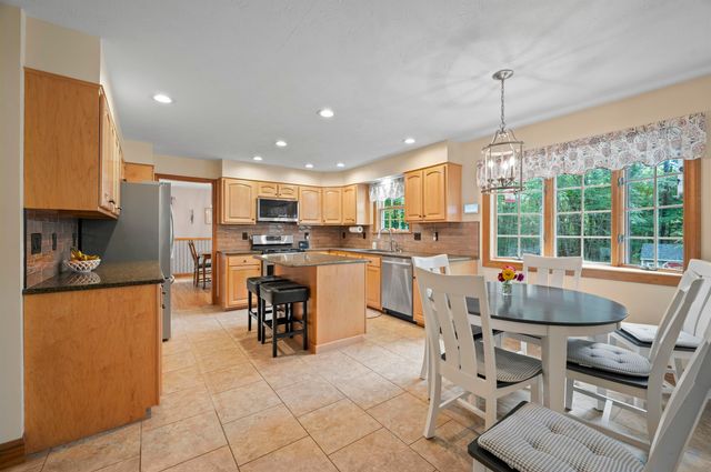19 Highland Road, Kensington, NH 03833