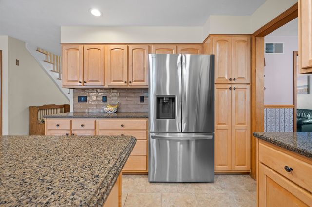 19 Highland Road, Kensington, NH 03833