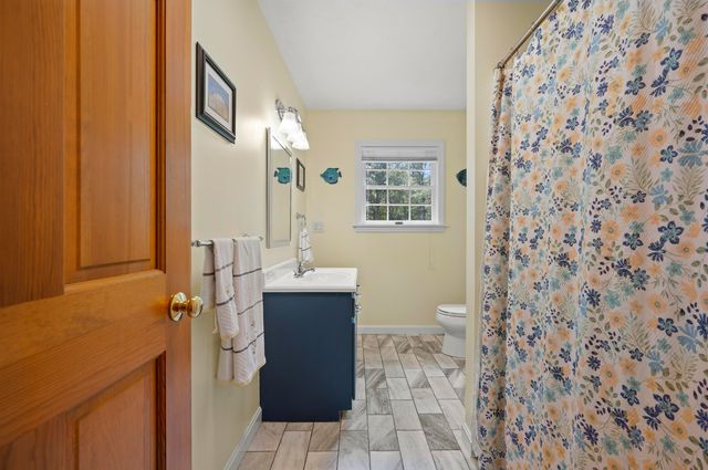 19 Highland Road, Kensington, NH 03833