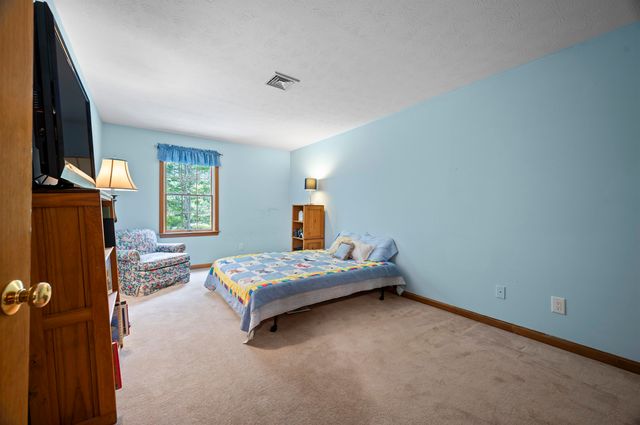 19 Highland Road, Kensington, NH 03833
