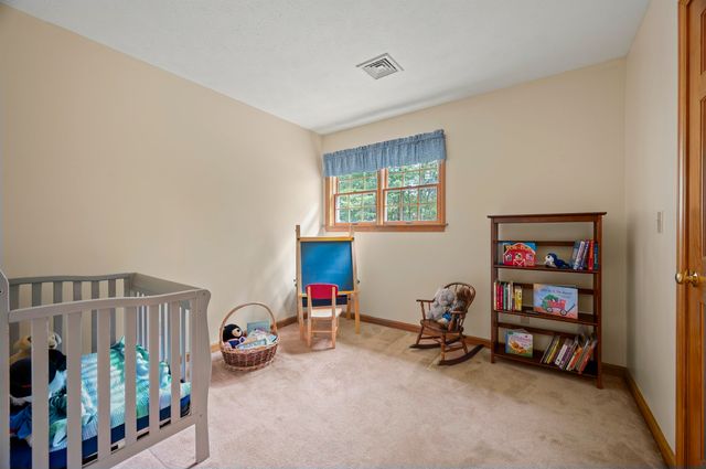 19 Highland Road, Kensington, NH 03833